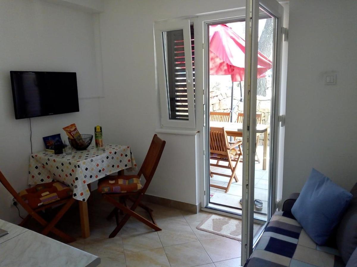 Apartman Leo Nečujam Exterior foto